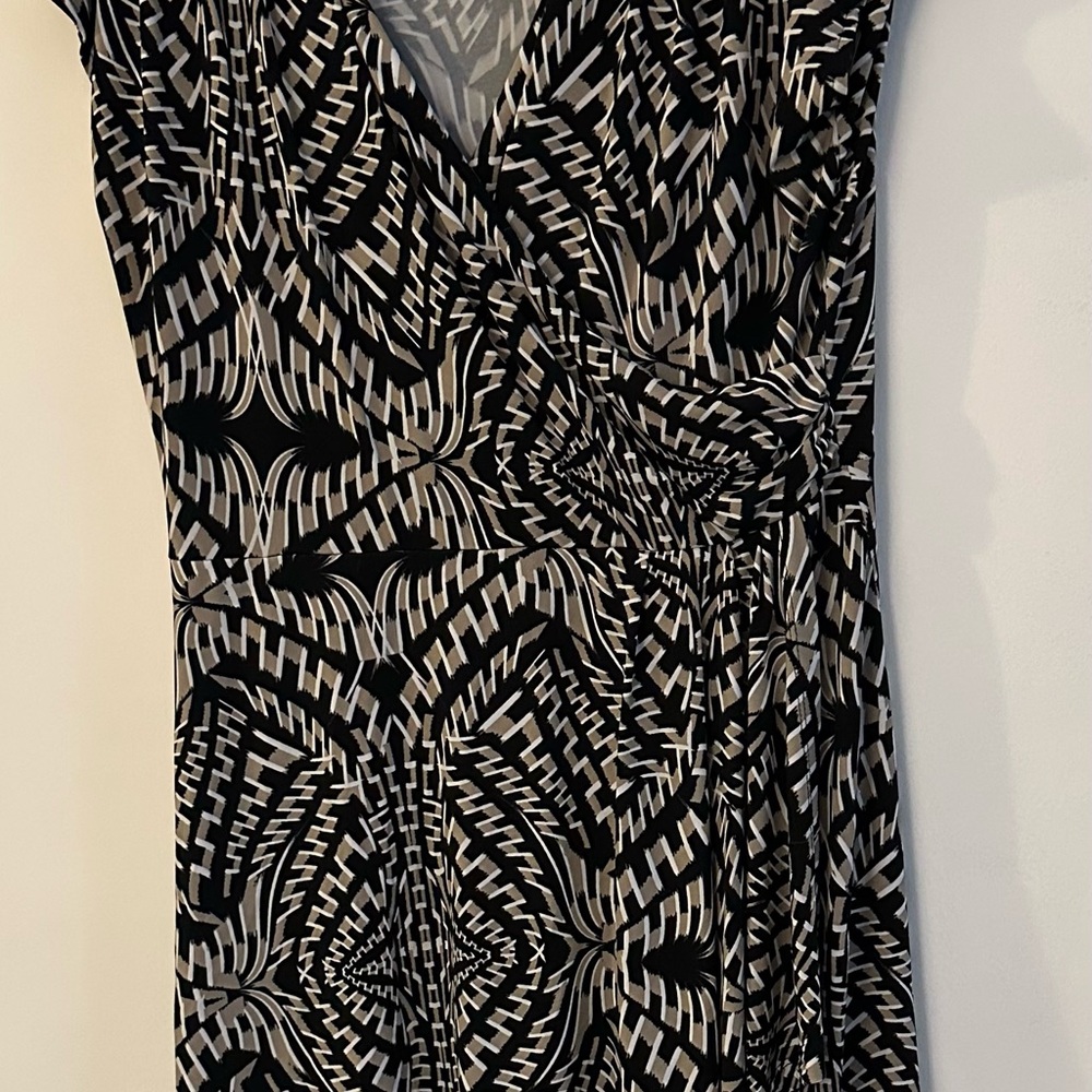 212 Collection Monochrome Geometric Dress